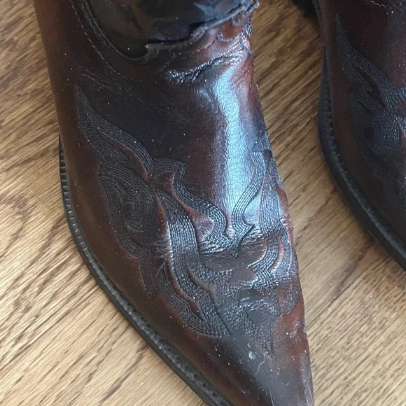 Laredo Dark Brown Western Boots 🥾 🤠🤠🥾 - Picture 1 of 4